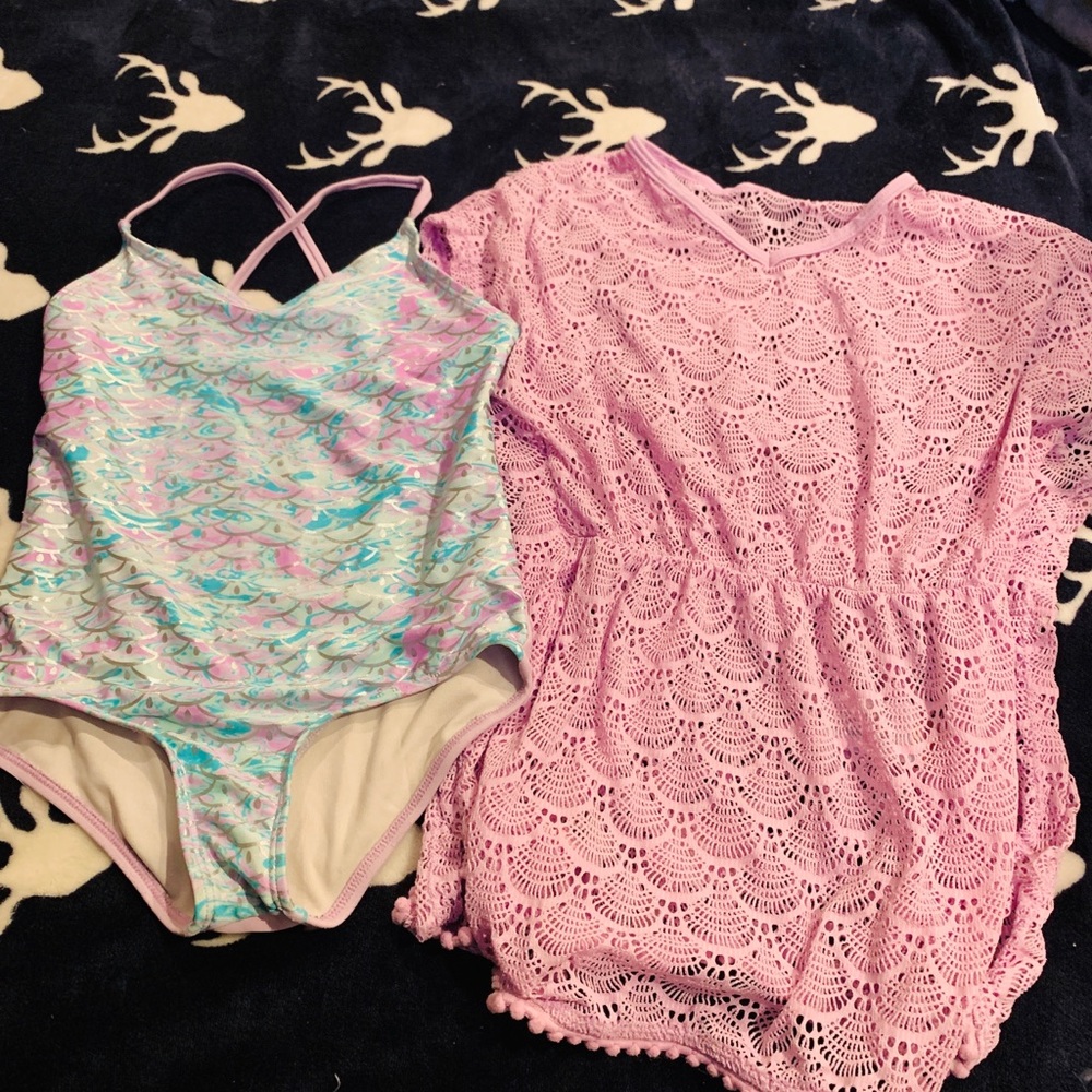 Girls swimsuits